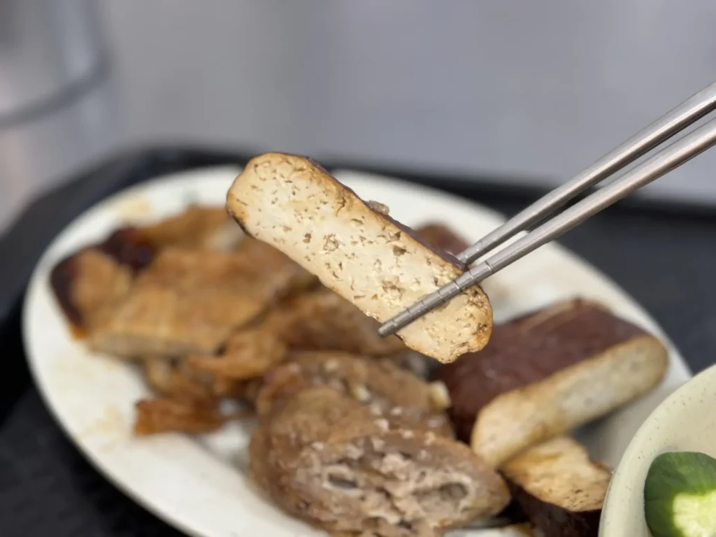 鄭記豬腳肉飯的豆乾。