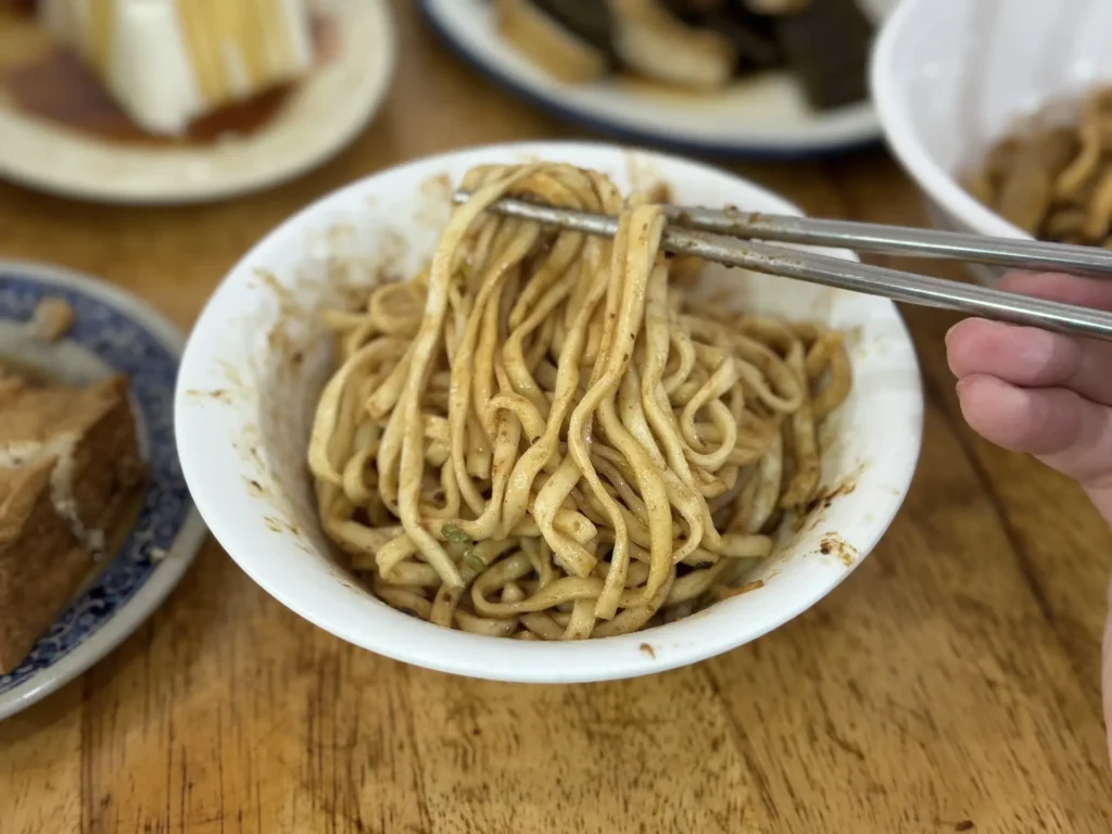 雙醬麵，濃濃好滋味。