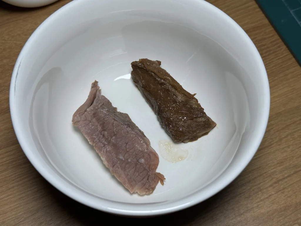 左邊的是台灣牛牛胸肉的清燉牛肉，右邊的是澳洲牛助條肉塊。