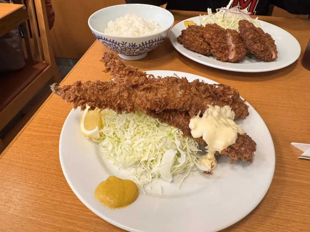 豐洲市場八千代超大份量穴子魚與炸豬排定食