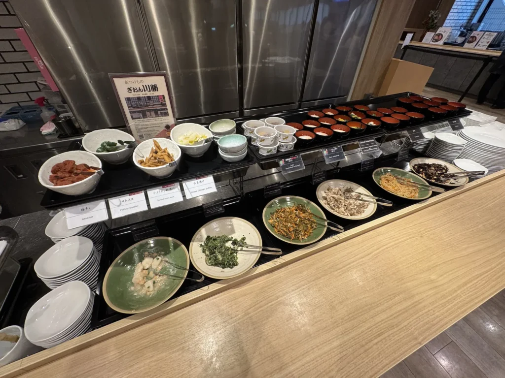 Dormy Inn 川崎早餐小菜區,多種日式漬物與小缽料理