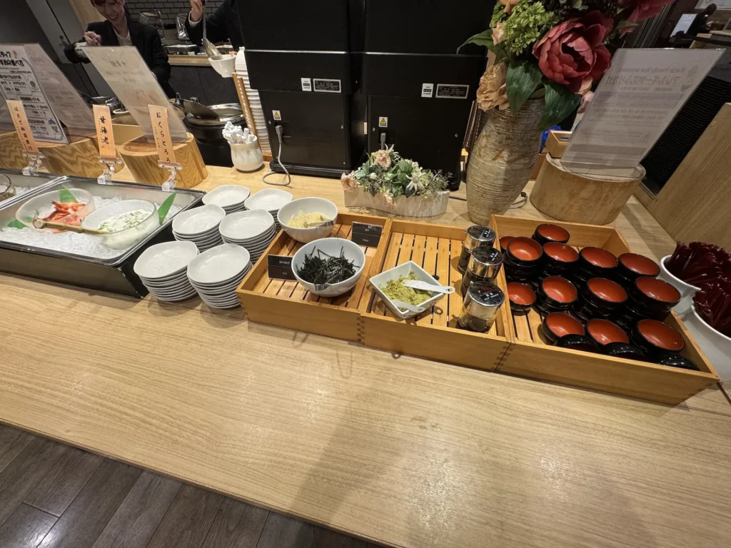 Dormy Inn 川崎早餐海苔與調味配料區,搭配海鮮丼使用