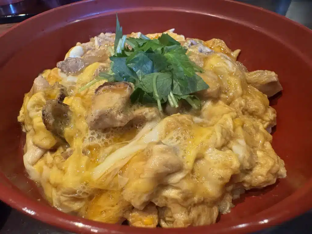 比内地鶏 ほっこりや 的蛋液香味很重哦!