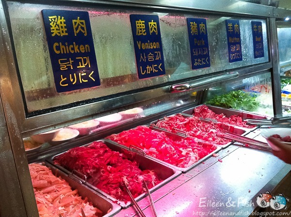 雞肉、鹿肉、豬肉、羊肉、牛肉