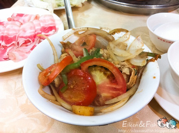 唐宮蒙古烤肉的菜一定要放,不要只有放肉。