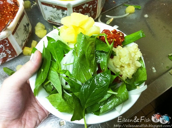 唐宮的烤肉青菜不要太複雜。