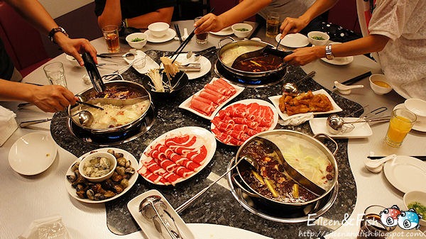 十三香頂級鴛鴦麻辣鍋　餐點特寫