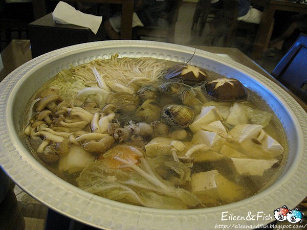 伊萬里民宿：偽出國首選　用餐空間