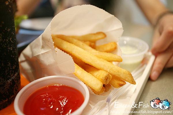 Monster Burger　用餐空間