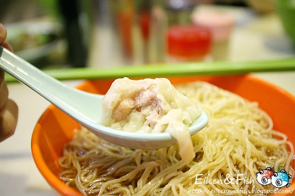 榮園麵家　用餐空間