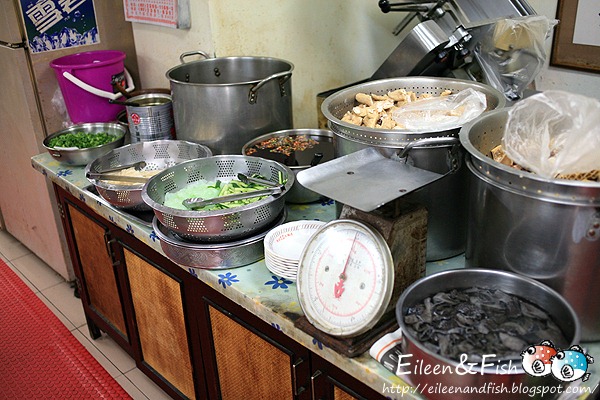 台北 寧記麻辣毛肚火鍋店　餐點