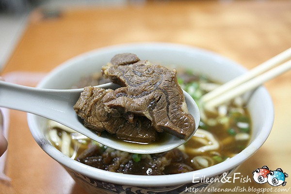 台北 美濃現做刀切牛肉麵　招牌料理