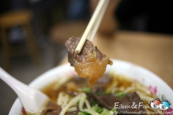 高雄 港園牛肉麵 店內環境
