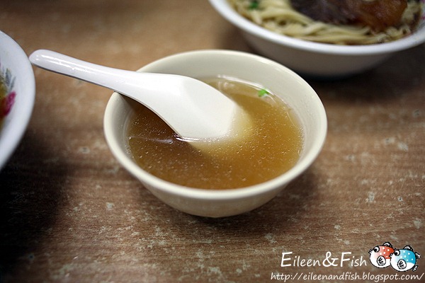 高雄 港園牛肉麵 餐點特寫