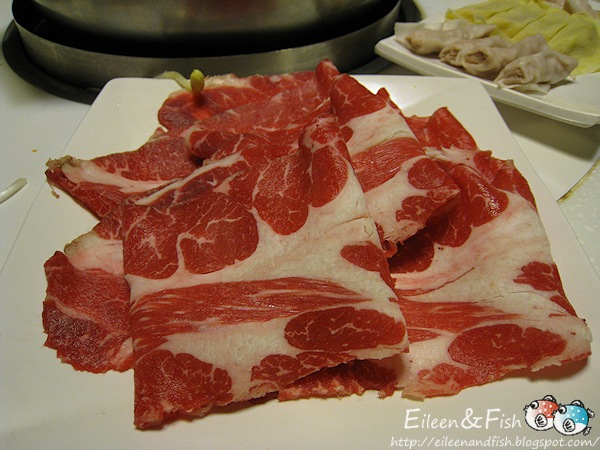IMG_0006 麻釜頂級麻辣鴛鴦鍋 招牌料理