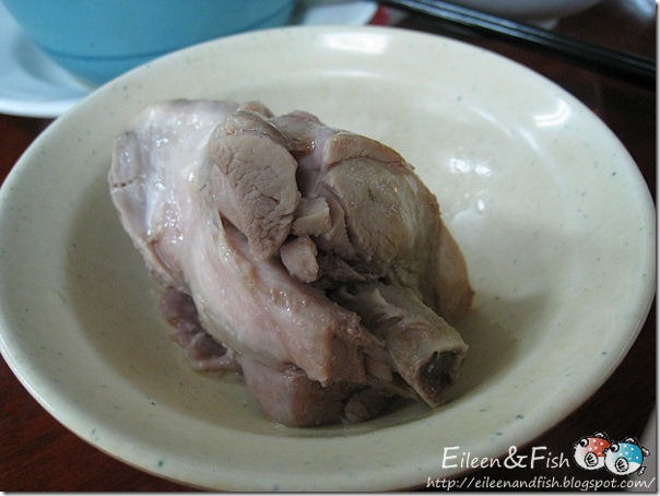 環記麻油雞一碰就滑下來的雞腿肉｜台北小吃推薦