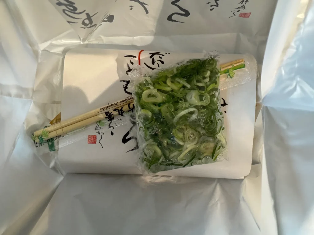 Hanadako はなだこ外帶的章魚燒,蔥花另外裝一包
