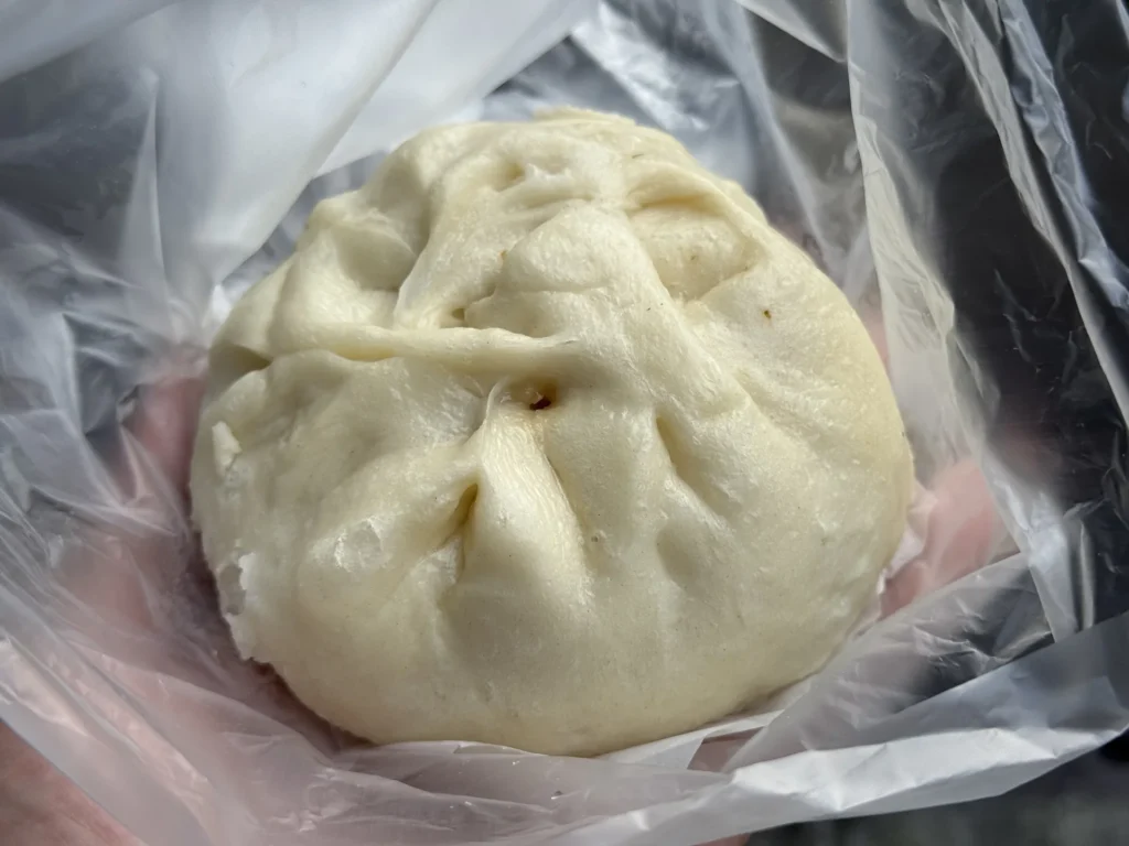 妙口四神湯肉包的肉包,裝在塑膠袋裡