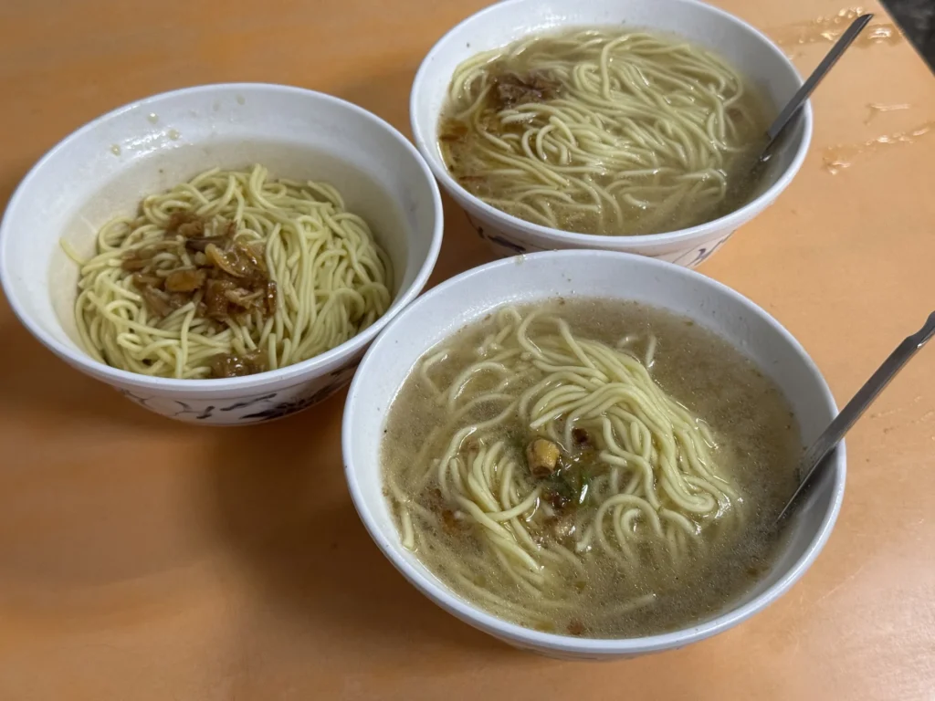 賣麵炎仔的乾麵和湯麵｜台北小吃推薦