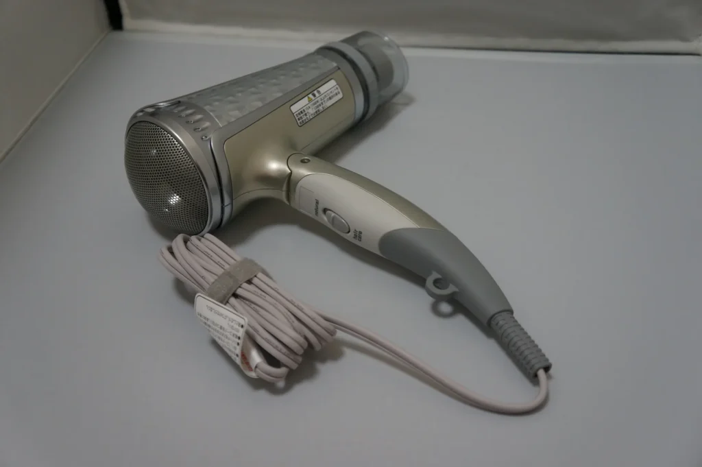 TESCOM ione TID950 側面與握把