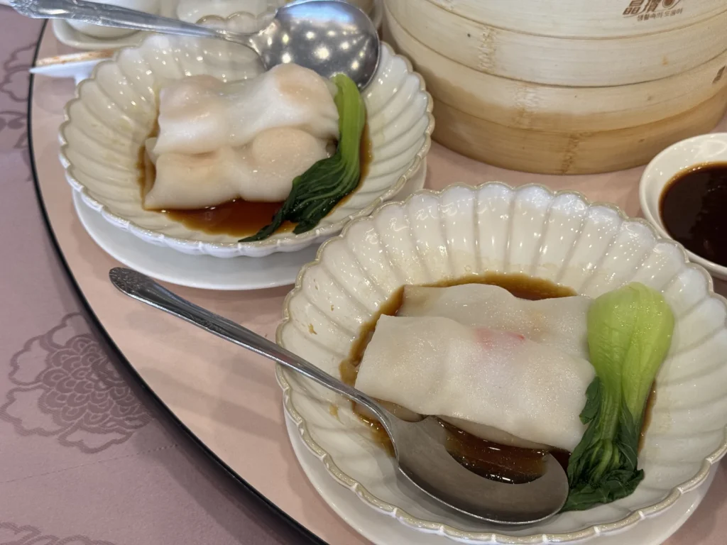 圓山大飯店金龍餐廳的芹菜鮮蝦腸粉與翠玉帶子腸粉