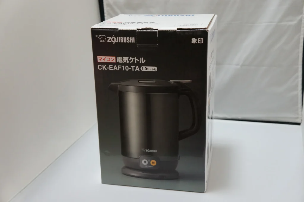 象印快煮壺 CK-EAF10-TA 日本外盒正面,印著マイコン電気ケトル