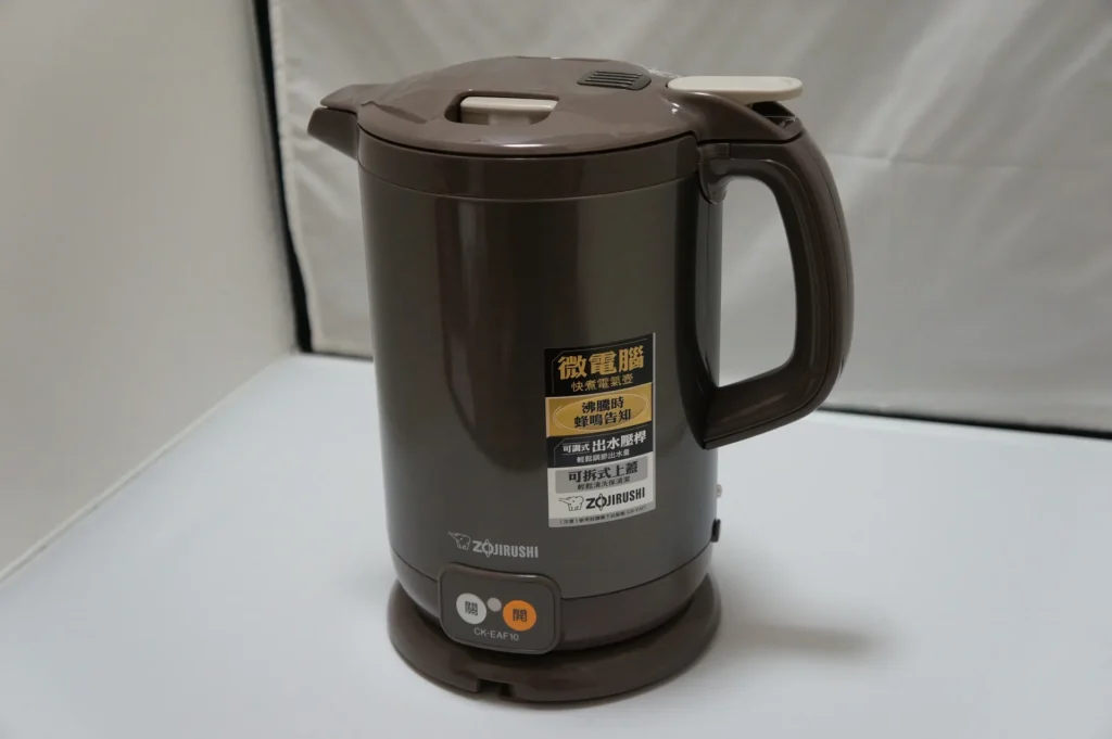 全新的象印快煮電氣壺 CK-EAF10 正面,貼著微電腦快煮電氣壺貼紙