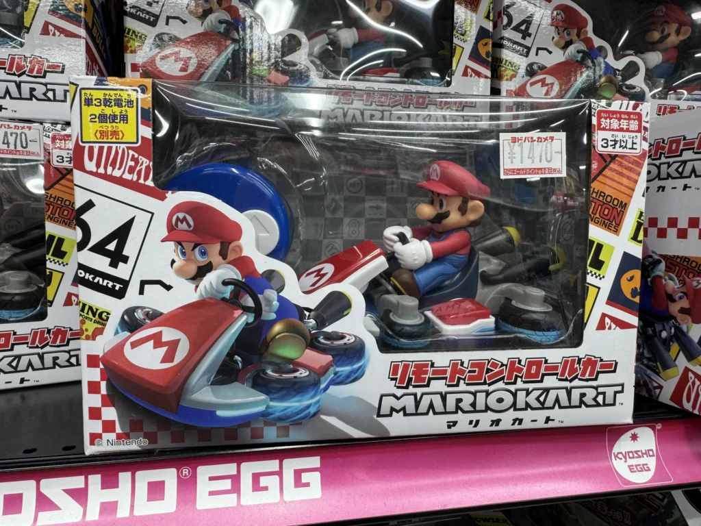 Yodobashi 架上的瑪利歐賽車遙控車